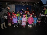 Vystoupení  dětí při rozsvícení stromu na Vlkavě, jarmark